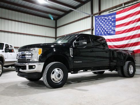 Used 2017 Ford F350 Lariat w/ Lariat Ultimate Package image 1