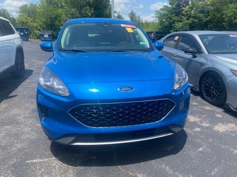 Used 2021 Ford Escape SE FWD image 2