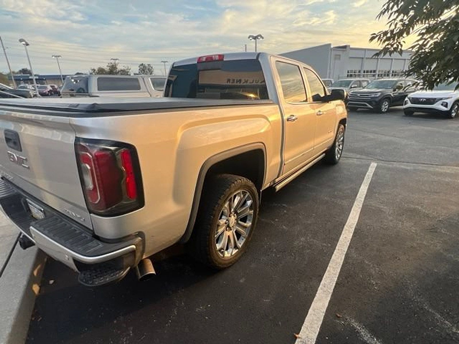 Used 2018 GMC Sierra 1500 Denali w/ Denali Ultimate Package AWD/4WD image 16