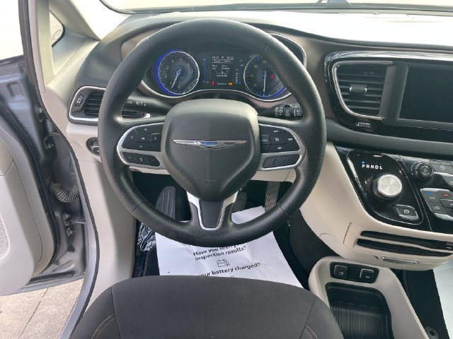 Used 2019 Chrysler Pacifica Touring Plus w/ Tire & Wheel Group FWD image 23