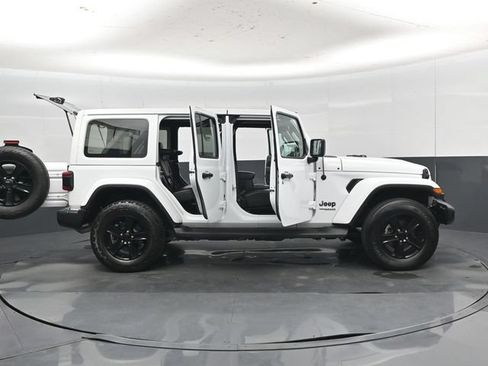 Used 2022 Jeep Wrangler Unlimited Sahara AWD/4WD image 56