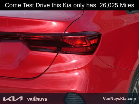 Used 2023 Kia Forte LXS image 4