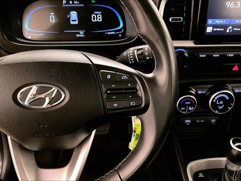Used 2023 Hyundai Venue SEL FWD image 12