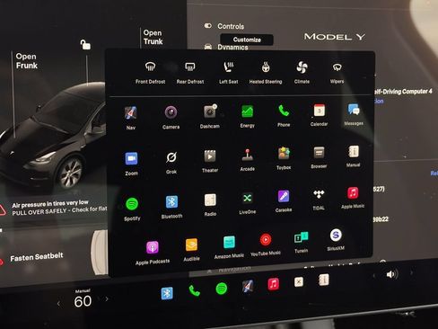 Used 2023 Tesla Model Y 2WD image 13