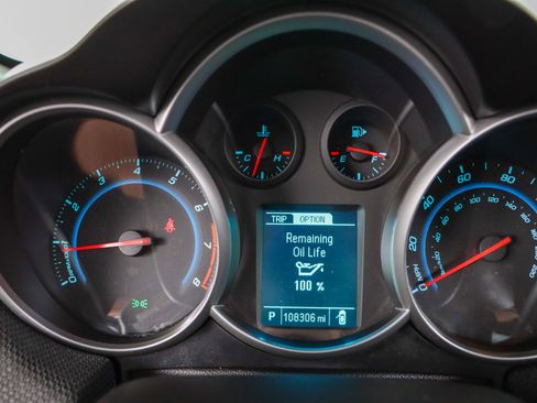 Used 2014 Chevrolet Cruze LT image 15