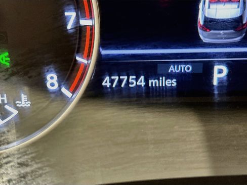 Used 2025 Nissan Rogue SV AWD/4WD image 19