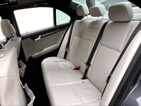 Used 2010 Mercedes-Benz C 300 Sport image 17