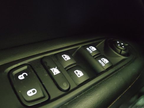 Used 2020 Jeep Compass Sport image 27