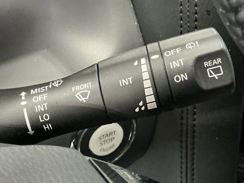 Used 2024 Nissan Armada SL w/ Captain's Chairs Package image 19