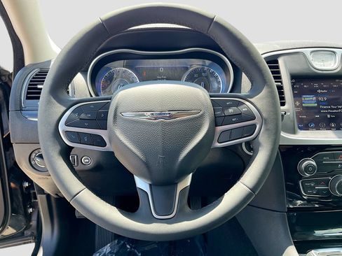 Used 2023 Chrysler 300 Touring w/ Sport Appearance Package RWD image 11