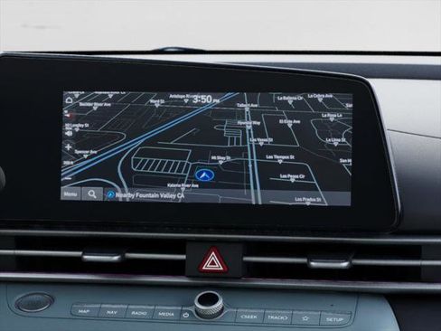 New 2025 Hyundai Elantra Limited image 13