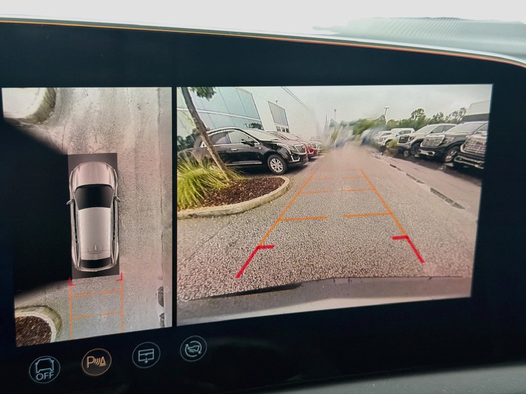 Certified 2025 Cadillac Optiq Luxury 2 AWD/4WD image 14