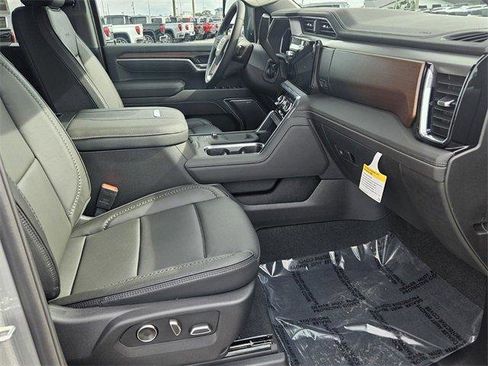 New 2026 GMC Sierra 2500 Denali w/ Denali Reserve Package image 15