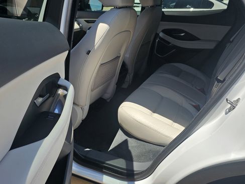 Used 2018 Jaguar E-PACE SE image 21
