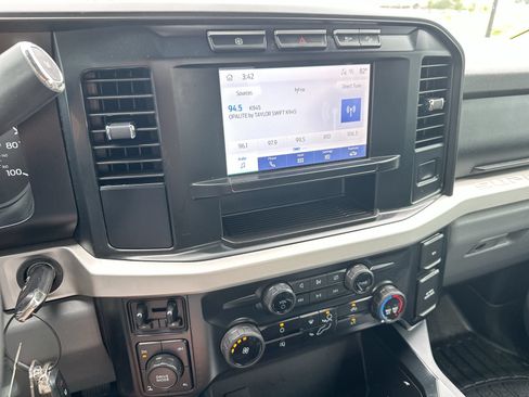 Used 2023 Ford F250 XLT w/ FX4 Off-Road Package AWD/4WD image 16