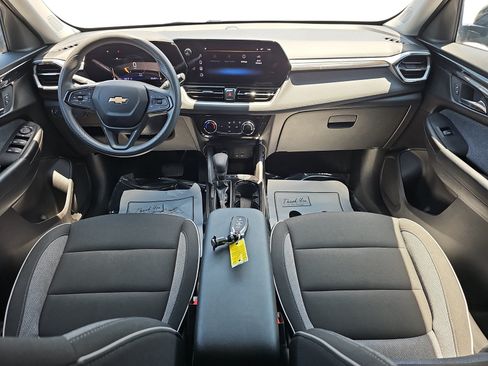 Used 2025 Chevrolet TrailBlazer LT AWD/4WD image 10