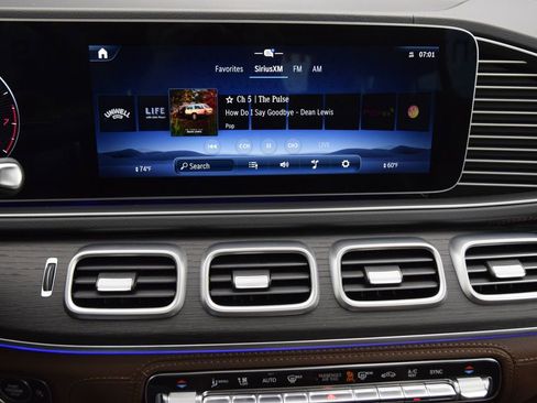 Used 2025 Mercedes-Benz GLE 350 4MATIC image 27