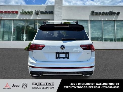 Used 2023 Volkswagen Tiguan SE R-Line AWD/4WD image 3