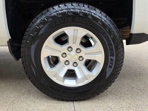 Used 2018 Chevrolet Silverado 1500 LT w/ All Star Edition image 38