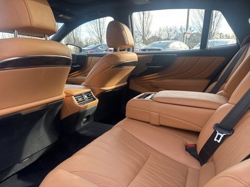 Used 2022 Lexus LS 500 AWD image 39