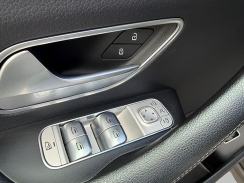 Used 2024 Mercedes-Benz GLS 450 4MATIC image 13