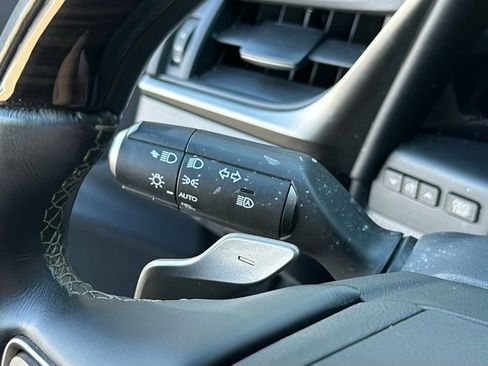 Used 2019 Lexus ES 300h w/ Luxury Package image 39