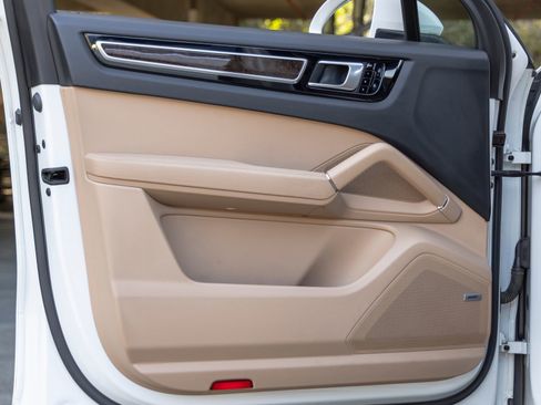 Certified 2021 Porsche Cayenne S AWD/4WD image 24