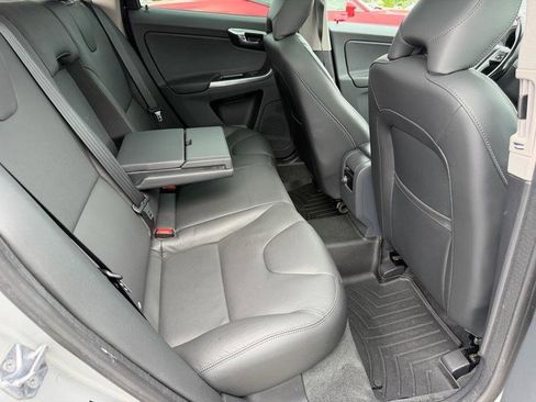 Used 2015 Volvo XC60 T5 Platinum image 33