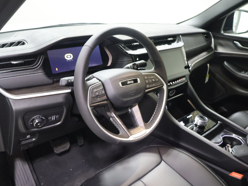 New 2027 Jeep Grand Cherokee Limited AWD/4WD image 20