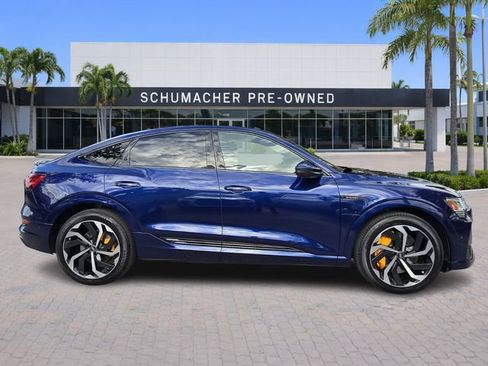 Used 2022 Audi e-tron Premium Plus w/ Premium Plus Package AWD/4WD image 8