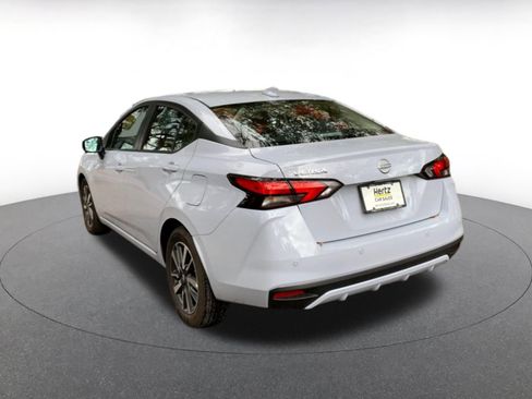 Used 2025 Nissan Versa SV image 5