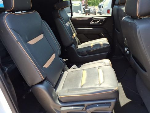 Used 2021 GMC Yukon XL AT4 w/ Technology Package AWD/4WD image 16