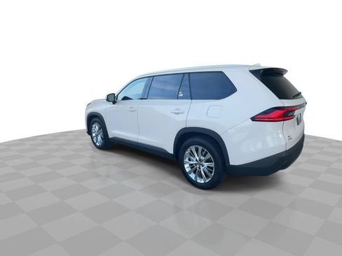 Used 2024 Toyota Grand Highlander AWD image 6