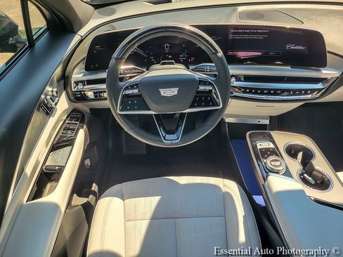New 2026 Cadillac Lyriq Luxury w/ LPO, Floor Liner Package AWD/4WD image 21