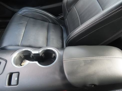 Used 2025 Ford Mustang Premium RWD image 29