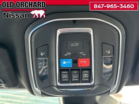 Used 2023 Jeep Grand Cherokee L Limited image 17