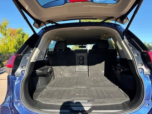 Used 2018 Nissan Rogue SV AWD/4WD image 10