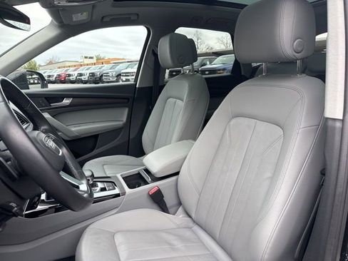 Used 2022 Audi Q5 2.0T Premium w/ Convenience Package image 10