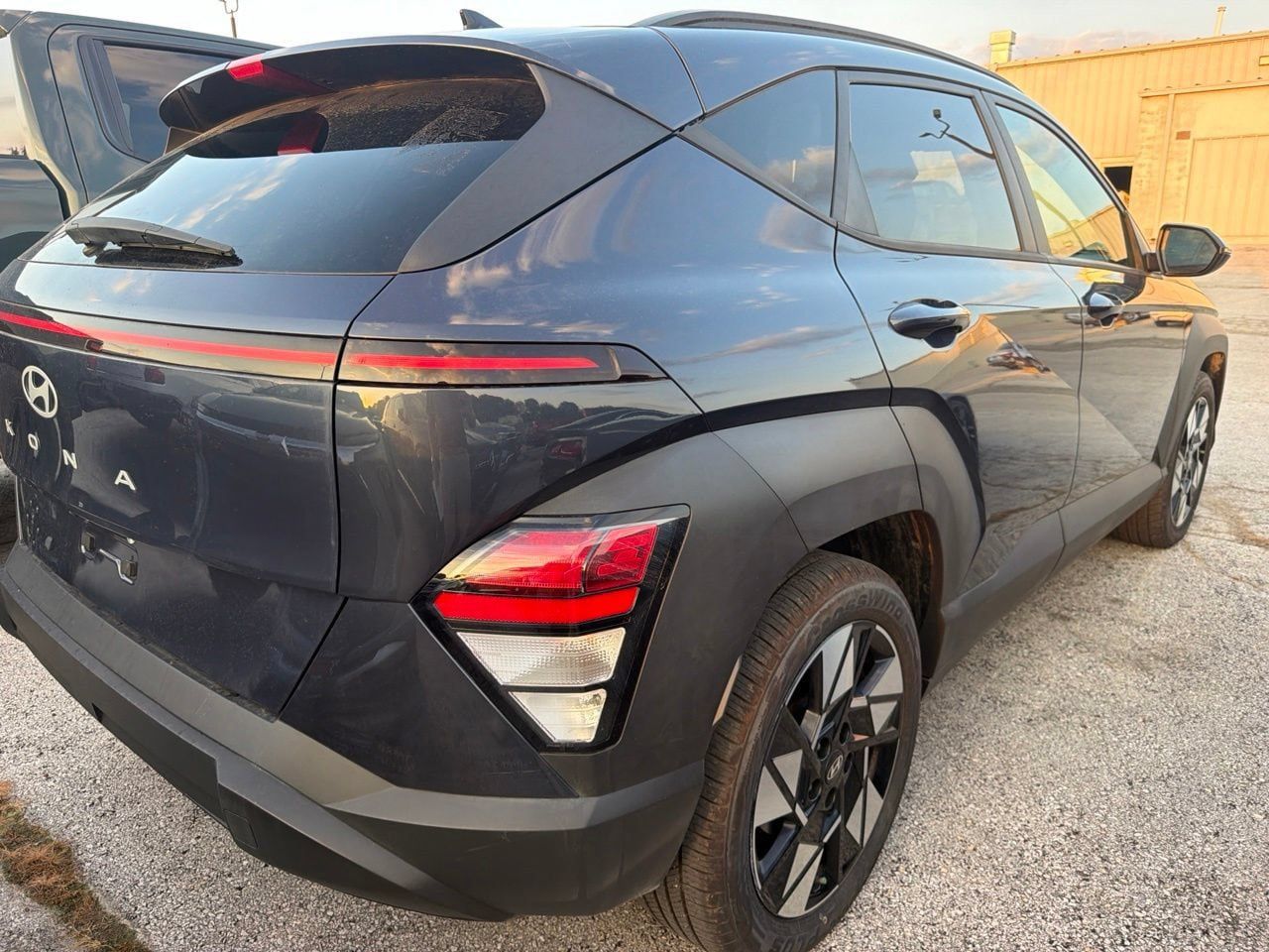Used 2024 Hyundai Kona SEL FWD image 2