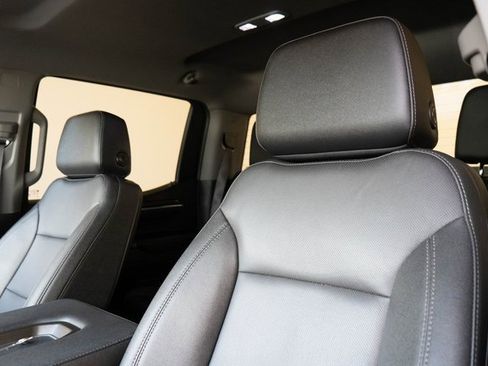 Used 2024 GMC Sierra 1500 SLT image 19