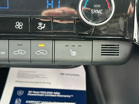 Certified 2024 Hyundai Elantra SEL w/ Convenience Package image 25