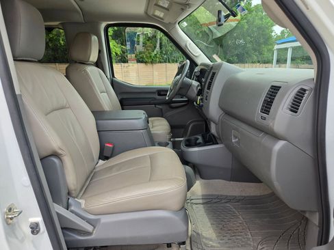 Used 2020 Nissan NV 3500 SL RWD image 25