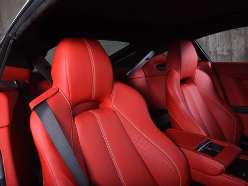 Used 2013 Aston Martin V8 Vantage Coupe image 39