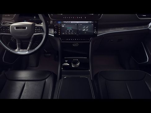 New 2026 Jeep Grand Cherokee Limited w/ Limited Altitude Package AWD/4WD image 5