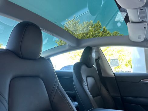 Used 2023 Tesla Model 3 Standard Range RWD image 17