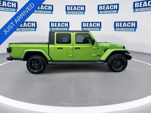 Used 2025 Jeep Gladiator Sport AWD/4WD image 9