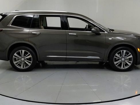 Used 2020 Cadillac XT6 Premium Luxury FWD image 6