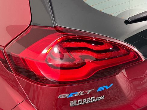 Used 2020 Chevrolet Bolt LT image 35