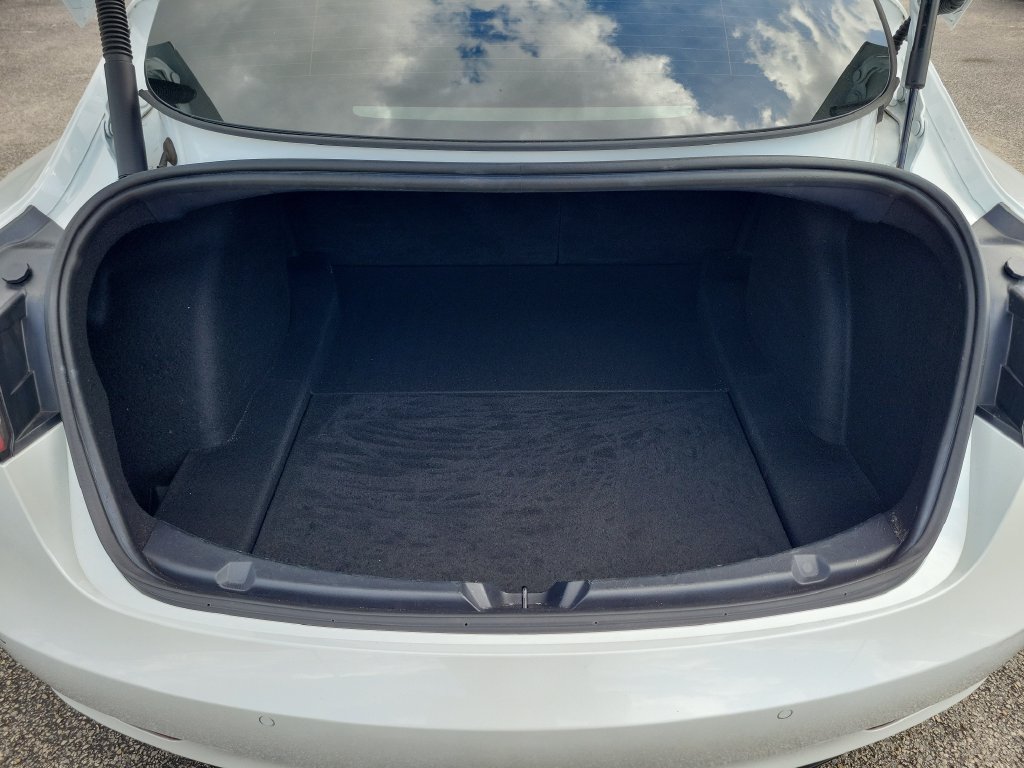 Used 2022 Tesla Model 3 Long Range AWD/4WD image 7