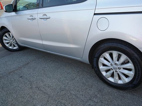 Used 2016 Kia Sedona EX FWD image 6